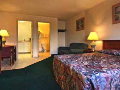 Econolodge Motel 2*
